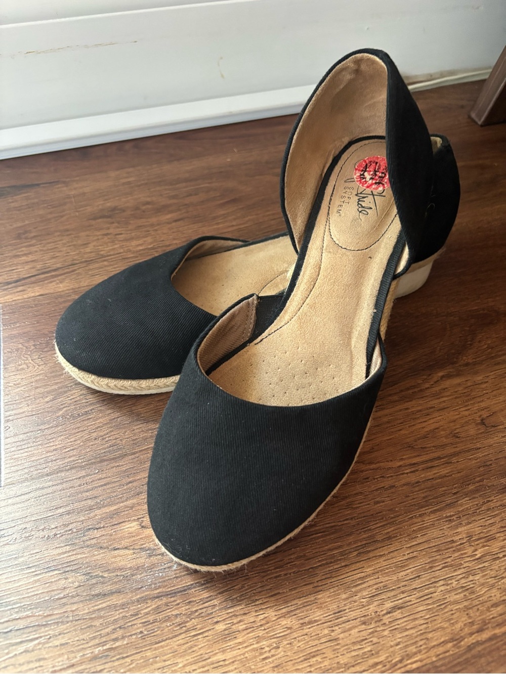 Black espadrilles - size 10W by LifeStride Cassidy collection